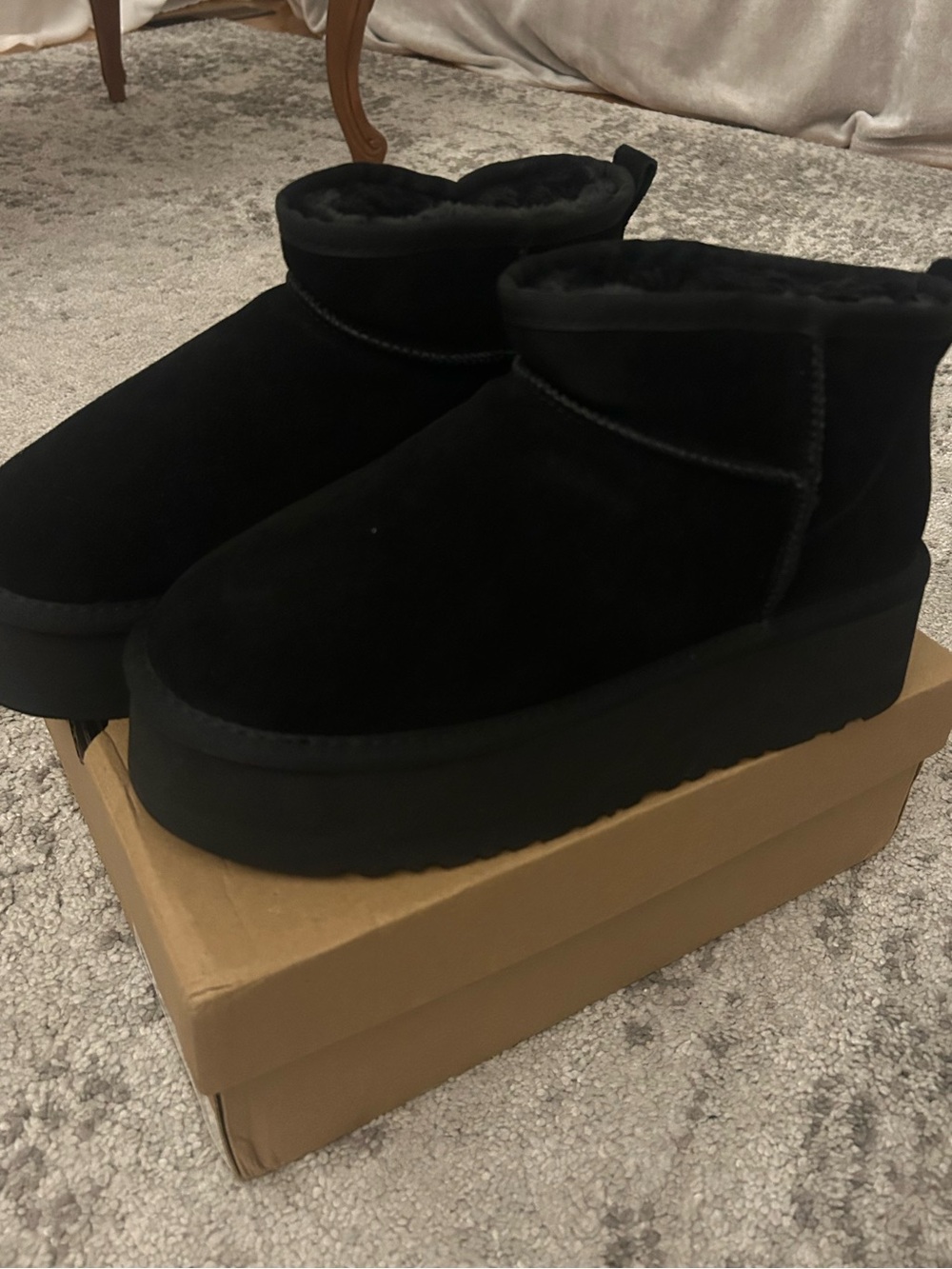 Women's Black Cozy Platform Shearling Ankle Boots